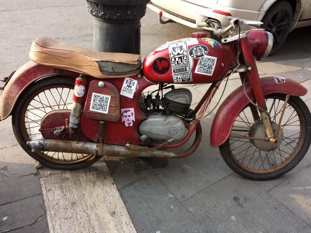 Une vieille moto